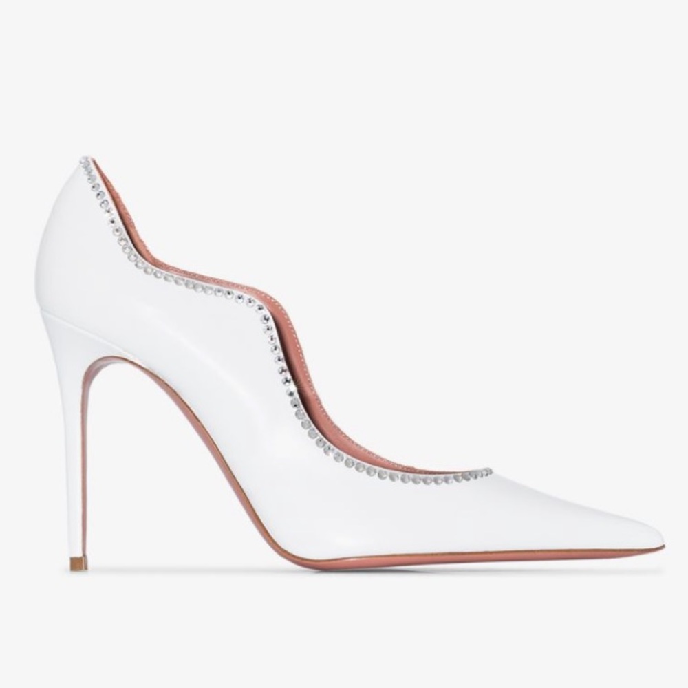 Amina Muaddi
X Browns 50 White Romy 105 Pumps